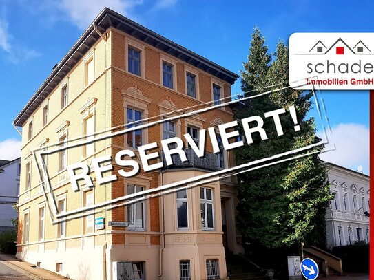 SCHADE IMMOBILIEN - RESERVIERT! Stilvolles Dreifamilienhaus in absolut zentraler Lage!