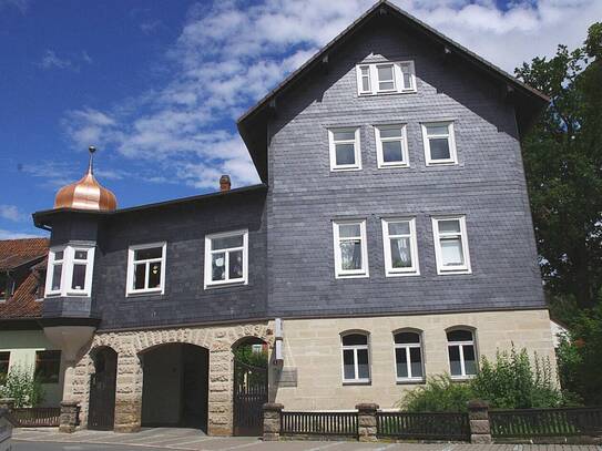 Helle 2-Zimmer Wohnung mit Einbauküche in historischem Anwesen - Coburg-Neuses
