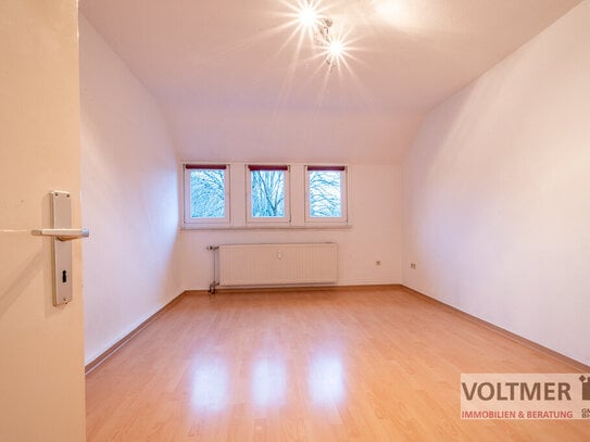 HOCH HINAUS - gemütliche Dachgeschosswohnung mit Einbauküche in Zweibrücken!