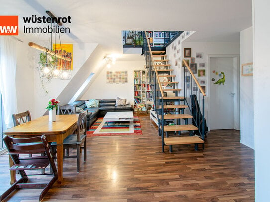 4,5-Zimmer-Dachgeschoss-Maisonettewohnung mit Balkon im alten Stadtteil von Bissingen.