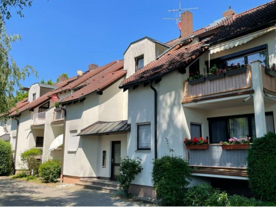 Sonnige 1-Zimmer-Nichtraucher-Wohnung mit Dachterrasse und PkW-Stellplatz in Nürnberg Altenfurt