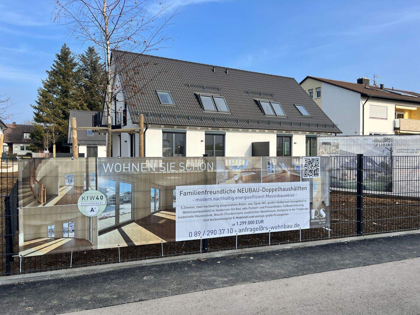 Familienfreundliche NEUBAU-Doppelhaushälfte (EH40 / A+) mit großem Souterrain-Bereich (inkl. Hobbyraum) und sonnigem Garten