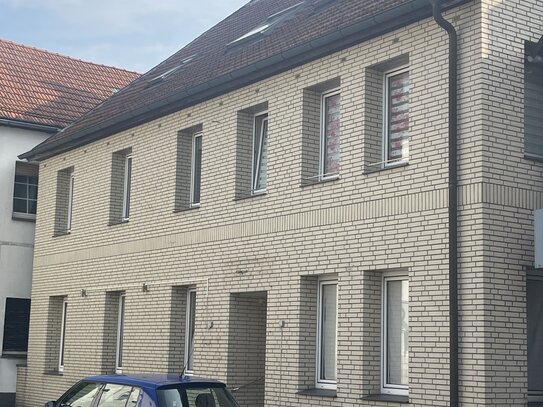 Renditeobjekt-4 Familienhaus- 160 qm Ausbaupotenzial/-Borgholzhausen -Kaiserstrasse