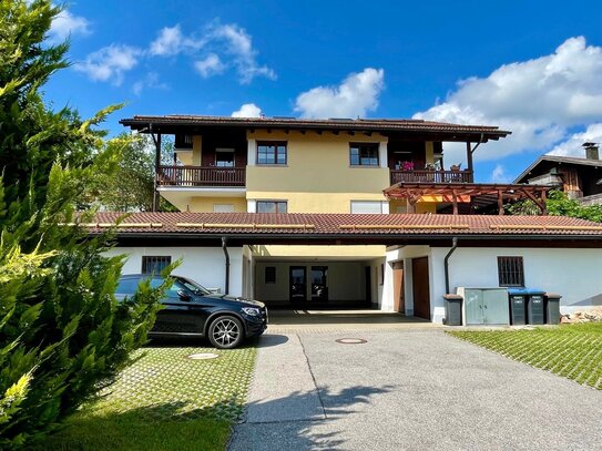 Gepflegte Obergeschoss Wohnung mit traumhaften Blick + Garage in Bergen