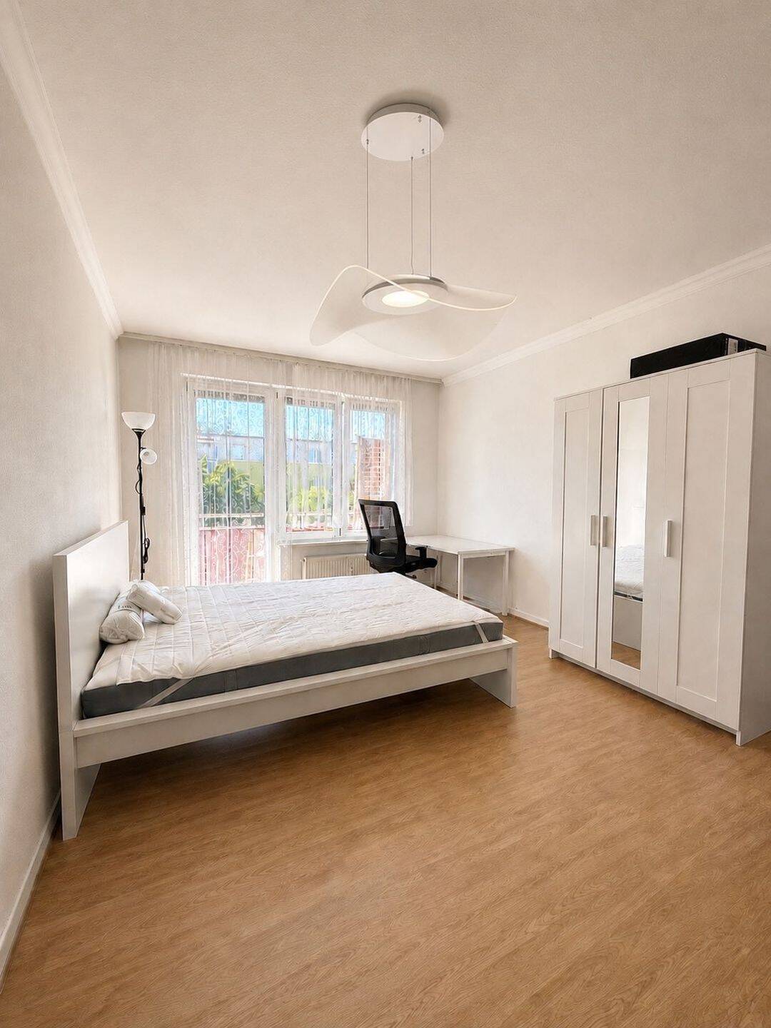 Neu renoviertes, möbliertes WG-Zimmer mit Balkon in Pankow - WLAN - Photo 1