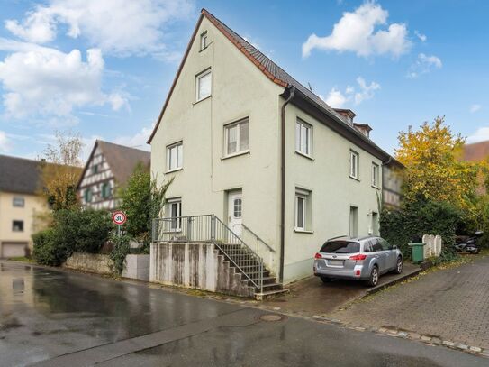 Einfamilienhaus mit viel Potential in Hetzles