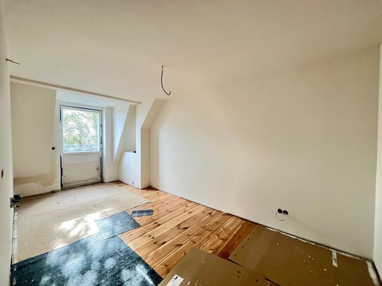 Erstbezug ! geräumige 3- RWE mit Balkon / Maisonette im Dachgeschoss mit Fahrstuhl !