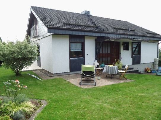 Schönes gepflegtes Einfamilienhaus mit großem Grundstück, Terrasse, Panoramablick und vielen Extras