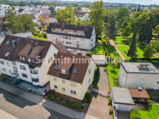 Freistehendes 2-3 Familienhaus mit Doppel-Garage in Dreieich-Sprendlingen