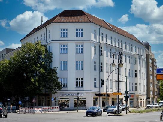 VERMIETETE Typische Berliner 6-Zimmer-Wohnung unmittelbar gegenüber vom Schloss Charlottenburg