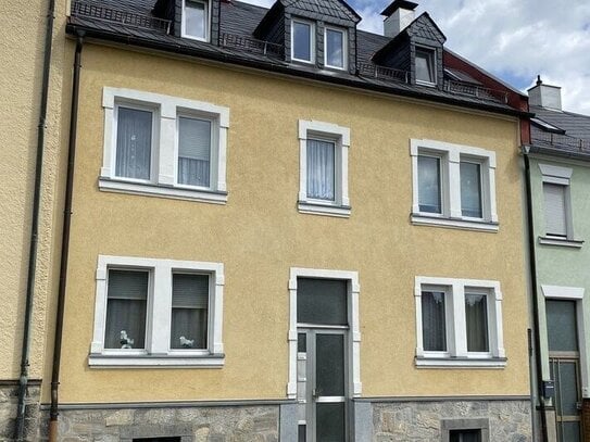 Zweifamilienhaus auf 3 Etagen mit Veranda, Dachterrasse und Garten - zentral in Marktredwitz