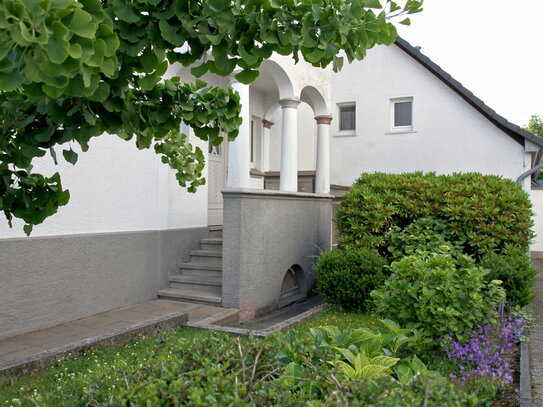 stadtnahes Büro mit eigenem Eingang und Garage