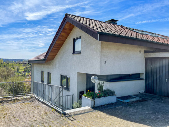 Traumhafte Aussicht - Einfamilienhaus mit Einliegerwohnung