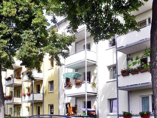 +++ 2 Zimmer in grüner Oase mit Balkon und großer Wohnküche +++