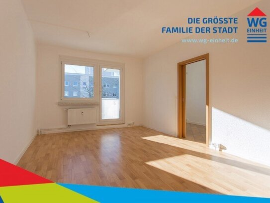 3 Zimmer, großer sonniger Balkon und Tageslichtküche