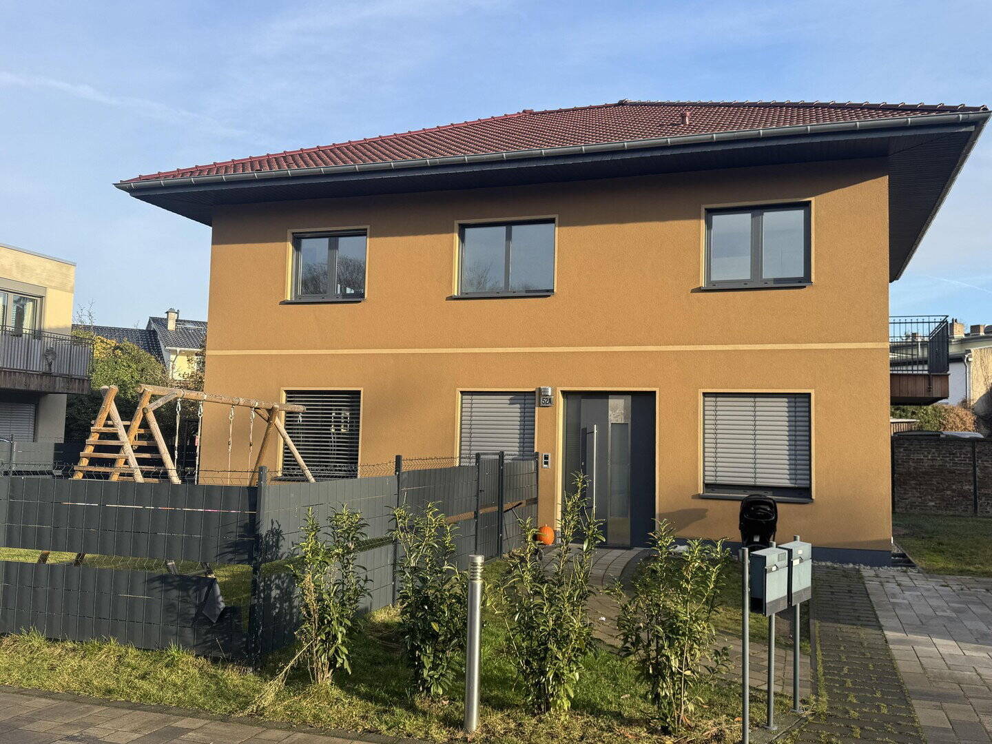 Traumhafte 4 Raumwohnung mit Garten in einer Villa - Foto 1