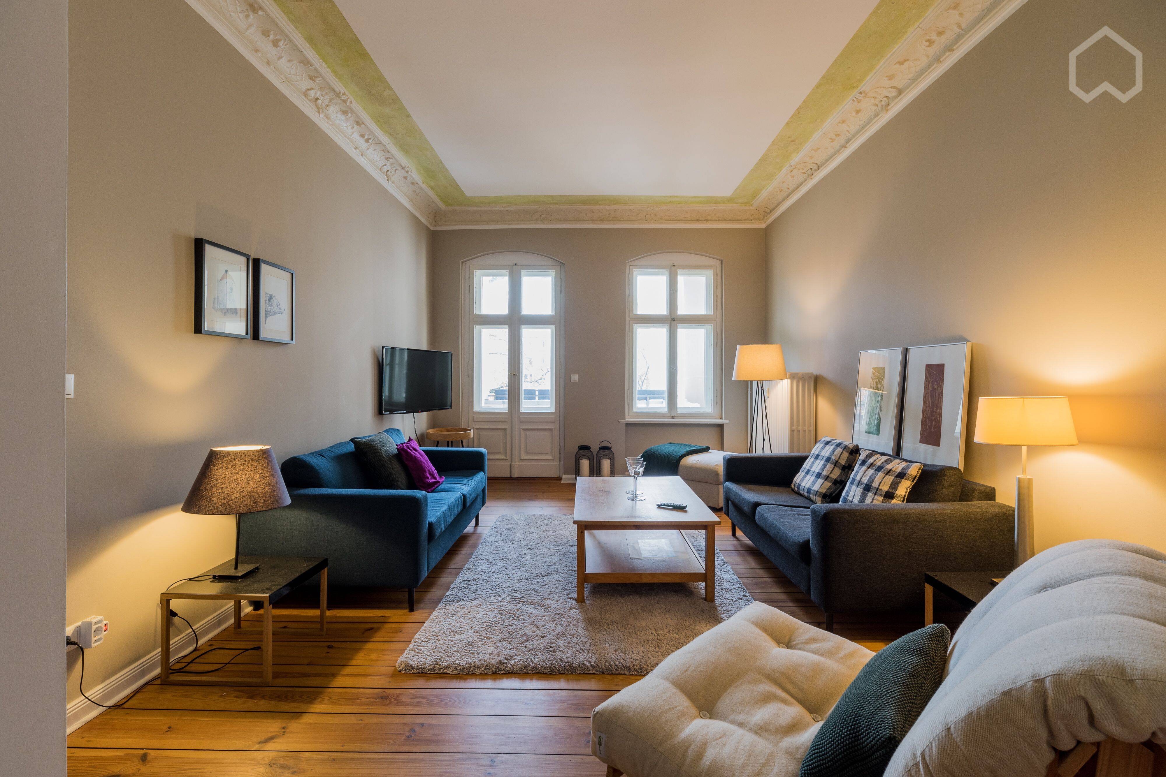 Stilvolles Apartment im Altbau mit Balkon am Ludwigkirchplatz - Foto 1