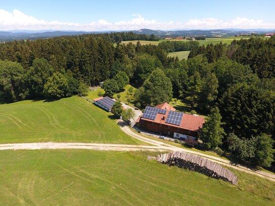 Herrlicher Landsitz mit Park und Hallenbad - Alleinlage