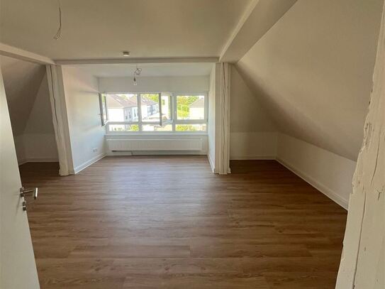 62 m² - 3 Zimmer Dachgeschosswohnung zu vermieten!