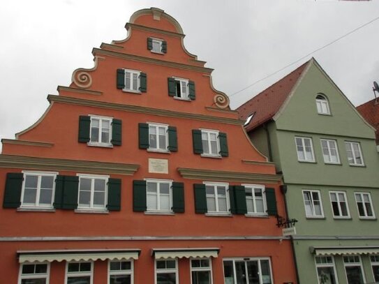 Moderne 3 Zimmer Wohnung mit Dachterrasse und Einbauküche mitten in der Altstadt