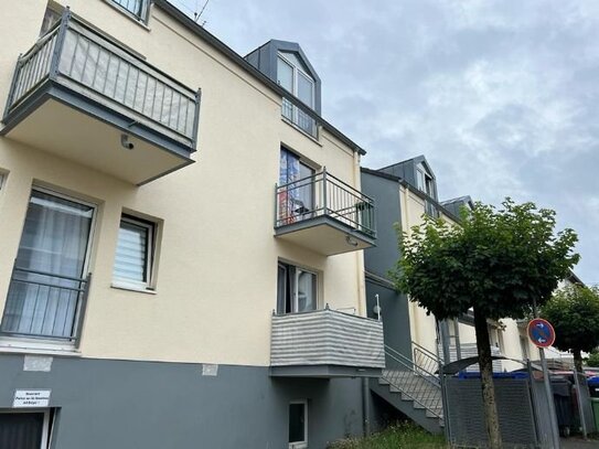 SB. Dudweiler, Hofweg - Schöne, kleine 2ZKB Dachgeschoss- Wohnung mit kleiner Wohnküche und Balkon