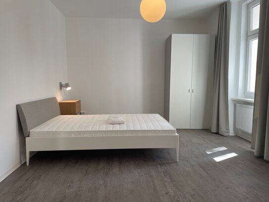 2er WG-Zimmer in Neukölln zu vermieten! Zentral gelegen und mit moderner Einrichtung. Perfekt für Berufstätige oder Stu…