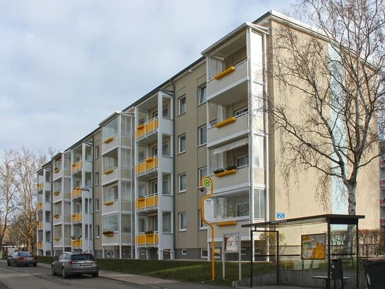 Sanierte 3-Raum-Wohnung in ruhiger Lage mit Wanne und Balkon