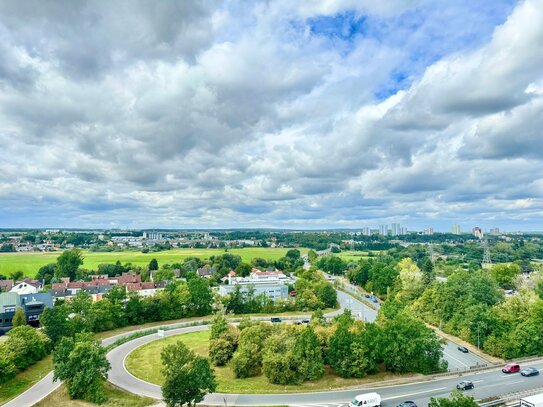 Helle 2-Zimmer-Wohnung mit Balkon in verkehrsgünstiger Lage in Erlangen-Bruck