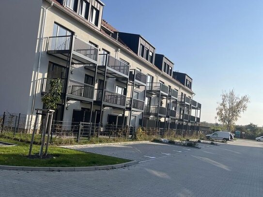 Neubau barrierefrei mit Terrasse: Geschmackvolle 2-Raum-Terrassenwohnung