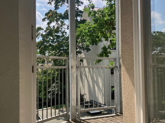 Sonnige neu sanierte 2-Raum-Wohnung mit Balkon - 2. Etage