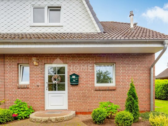 Moderne und hochwertige Doppelhaushälfte mit Terrasse, Garten und Carport