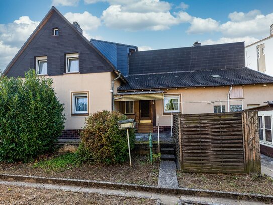 Erweiterungsfähige Doppelhaushälfte auf schönem Grundstück nahe dem Feldrand mit 4-Zimmer, TL-Bad...