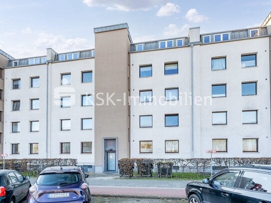 Helle Dachgeschosswohnung mit tollem Blick in Uninähe!