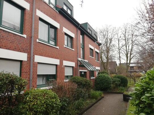 2 Zimmer Wohnung mit circa 70m² in Wedel mit Terrasse und kleinem Gartenstück in ruhiger Wohnlage