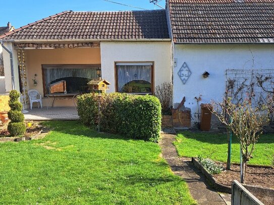 Mehrfamilienhaus - zwei Häuser auf einem Grundstück in sonniger Südwestlage