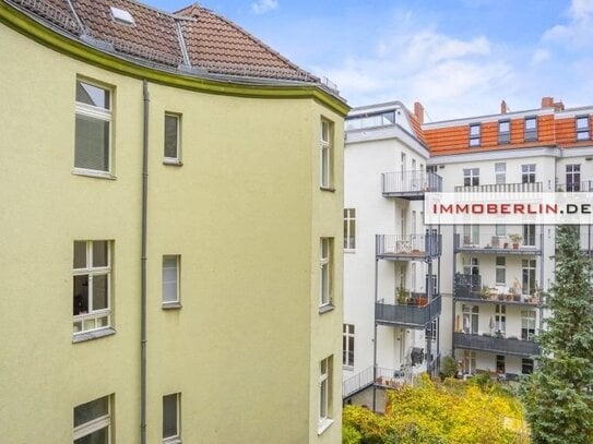 IMMOBERLIN.DE - Toplage: Charmante Stuck-Altbauwohnung mit Südbalkon