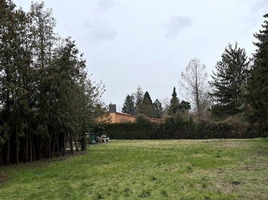 großes Baugrundstück in Biesdorf-Süd unweit vom U-Bahnhof