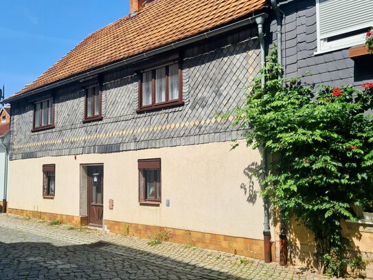 Reihenmittelhaus auch für Gewerbenutzung in Neusalza-Spremberg zu verkaufen.