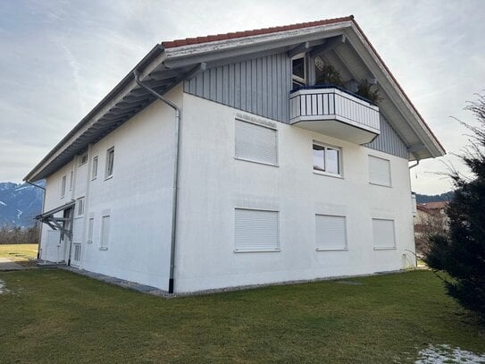 neuwertige Dachgeschoßwohnung mit Bergblick im Weidach