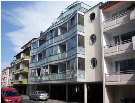 Stilvolle, geräumige 3-Zimmer-Wohnung mit Balkon und Einbauküche in Bonn-Beuel