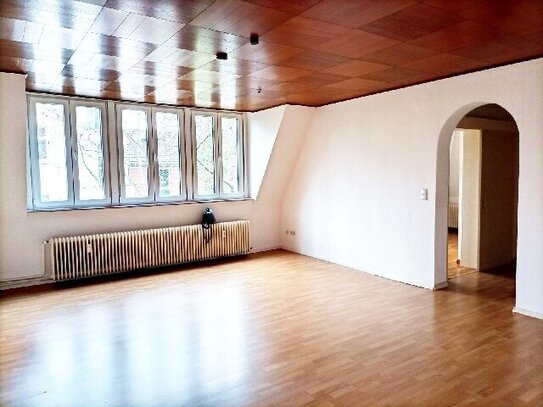 Stadtvilla, DG 3,5 Zimmer, 101m², EBK NEU, in Theaternähe, Balkon