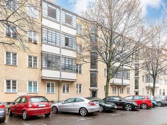 2-Zimmer- Wohnung unmittelbar am Treptower Park!