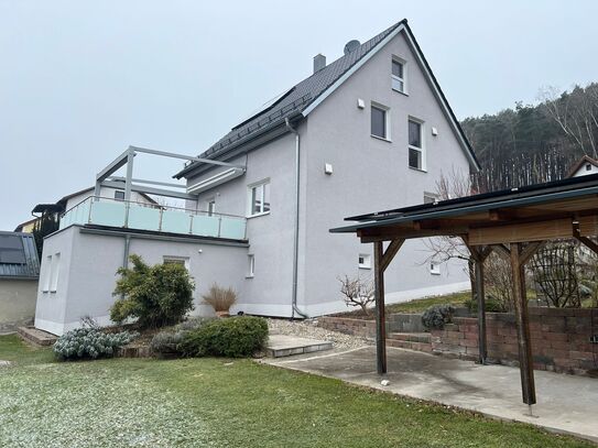 Gepflegtes Einfamilienhaus mit Einliegerwohnung und Nebengebäude in Schwandorf