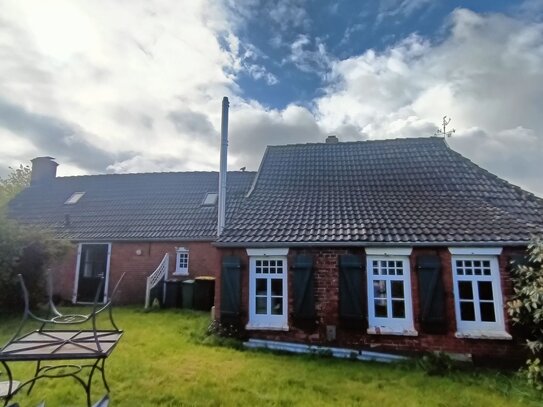 Idyllisches Haus in schönem Ortskern nur 3 km Luftlinie zur Nordsee