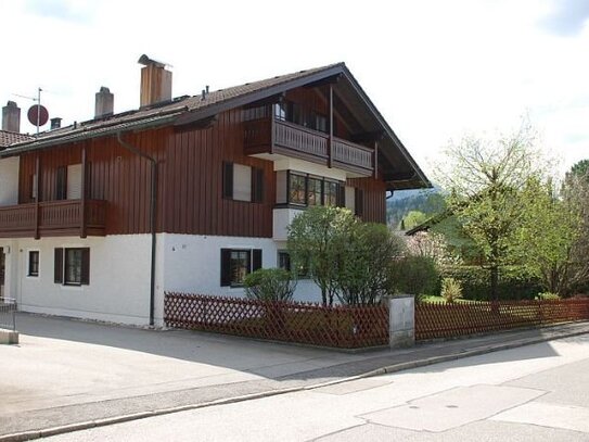 Ansprechend möblierte Zwei-Zimmer-Wohnung