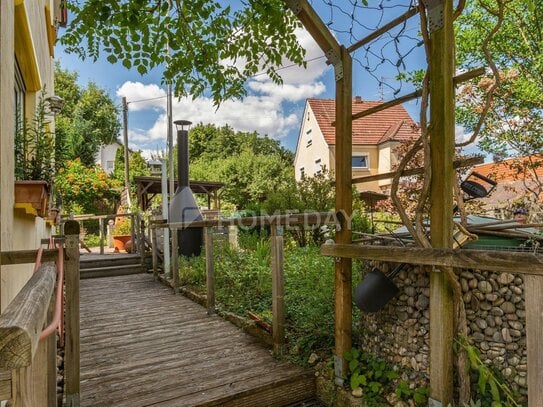 Schönes Einfamilienhaus mit Garten und toller Terrasse, Garage sowie Stellplatz