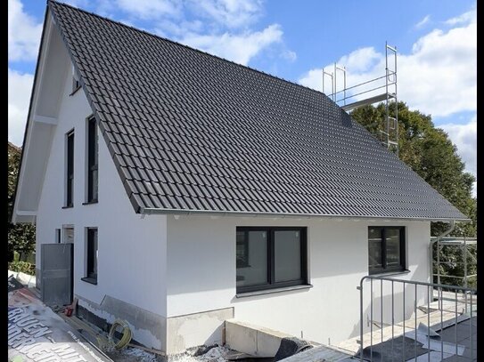 Moderne und hochwertige Neubau-Maisonette Wohnung in Eitorf-Zentrum zu vermieten