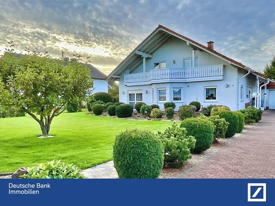 Topgepflegtes Traumhaus mit Erker, überdachter Terrasse und sonnigem Gartengrundstück