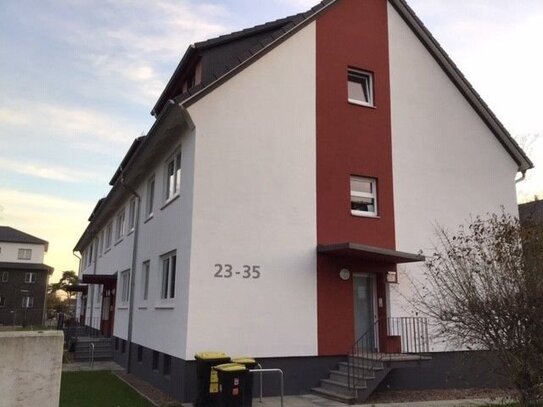 Schöne 2-Zimmer-Hochparterre-Wohnung mit Balkon