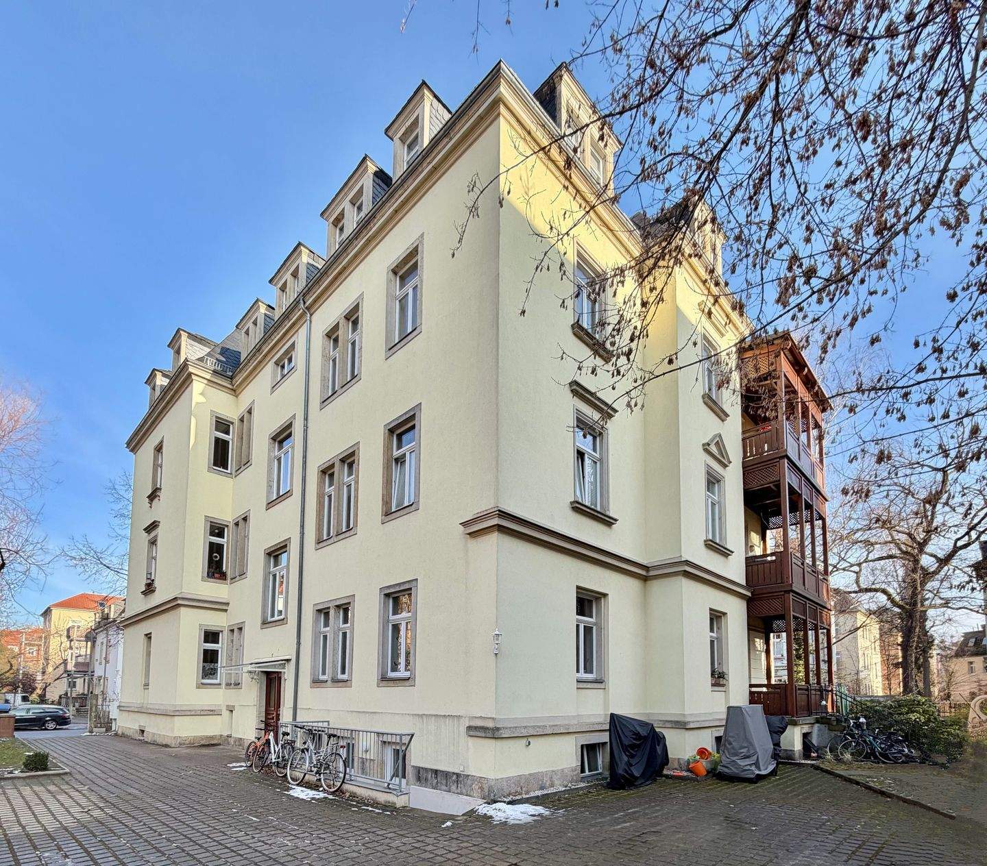 Großzügige 4-Zimmer-Maisonette-Wohnung in familienfreundlicher Lage